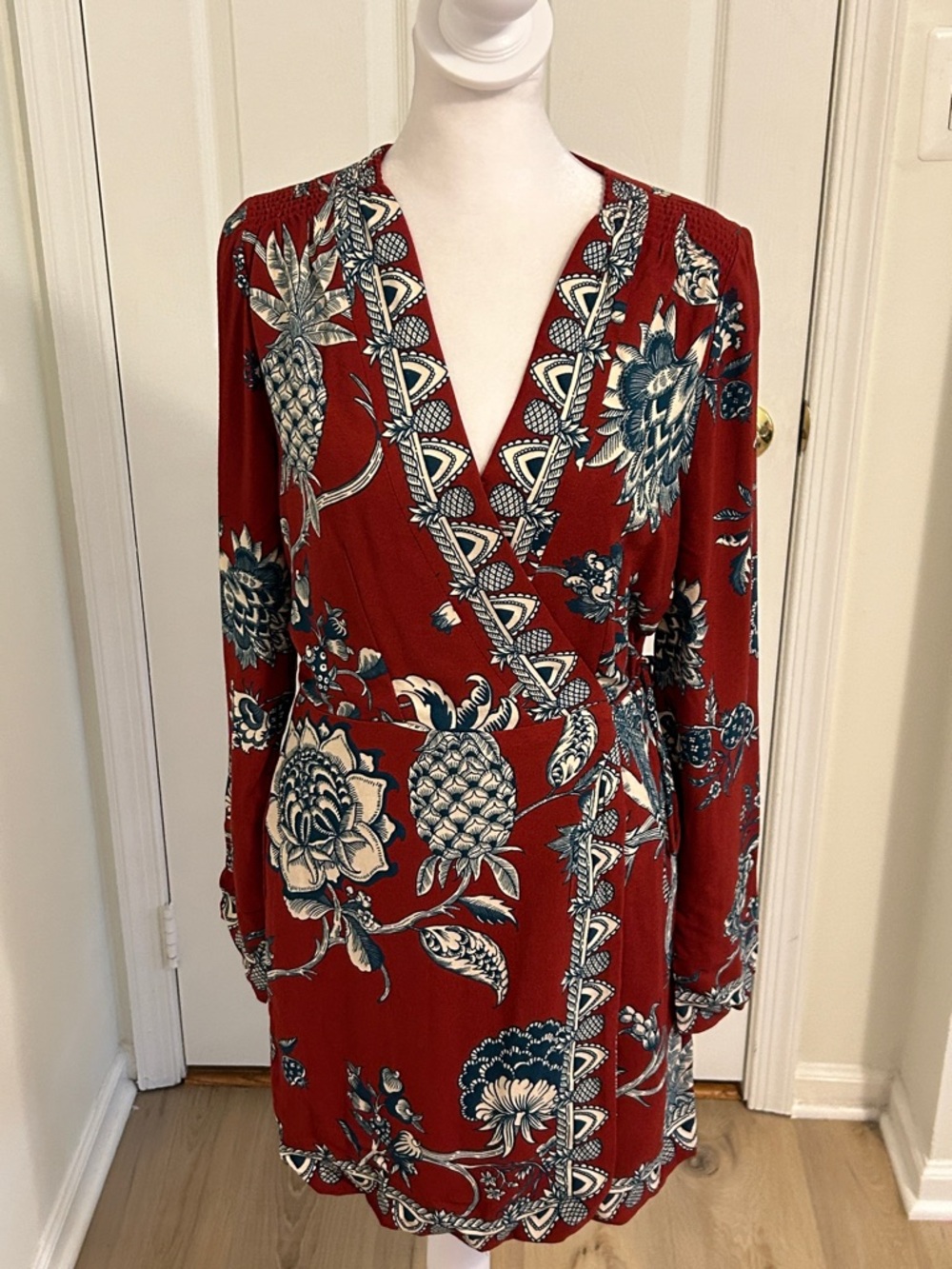 Farm Rio Tropical Landing Red Wrap Mini Dress NWT Size Small Beaded Tassels - Picture 6 of 16